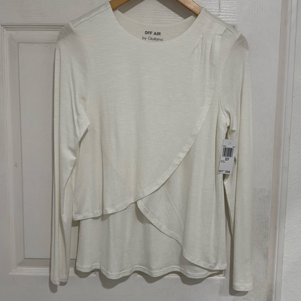 Brand new with the tags Off Air by Giuliana Long Sleeve White Top size XS